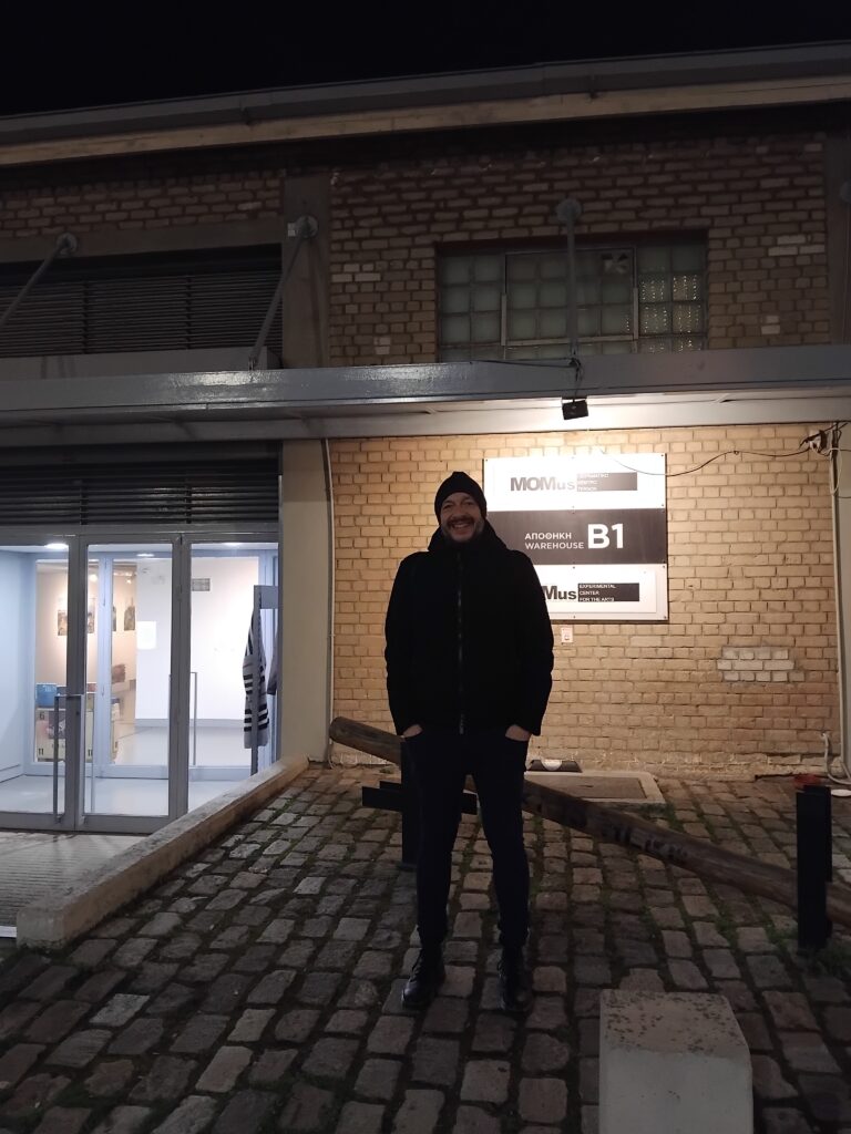 Simon Traveller Italy solo travel greece